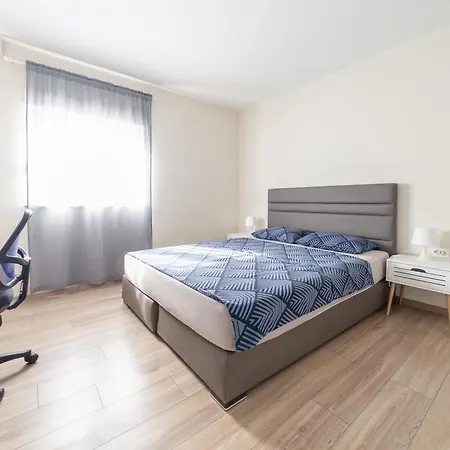 Apartment Laganini - Podstrana